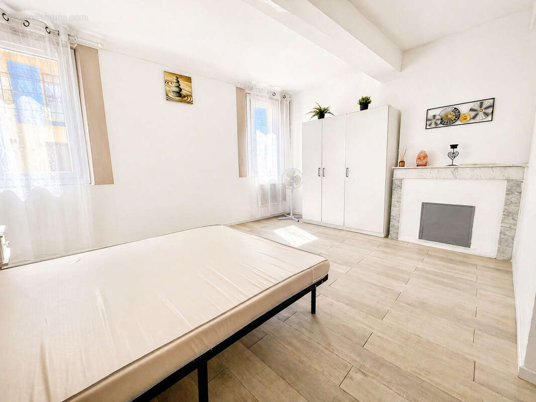 Appartement à SIX-FOURS-LES-PLAGES