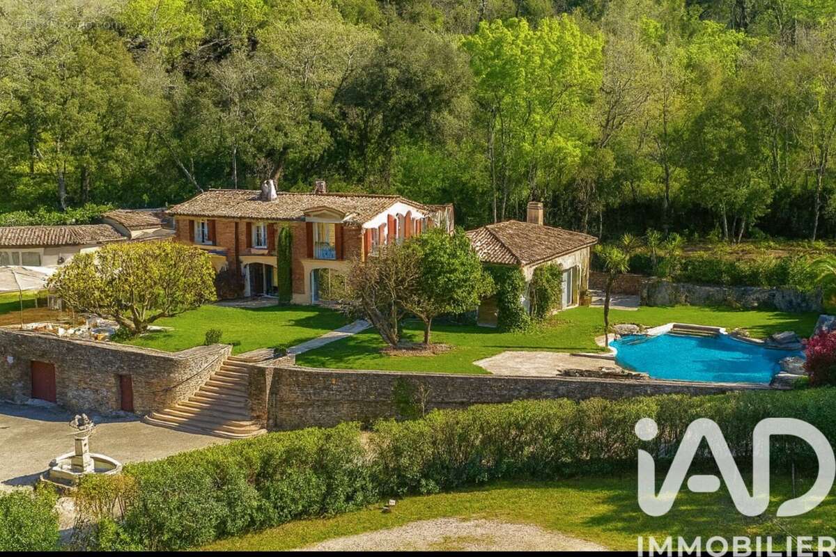 Photo 2 - Maison à COGOLIN