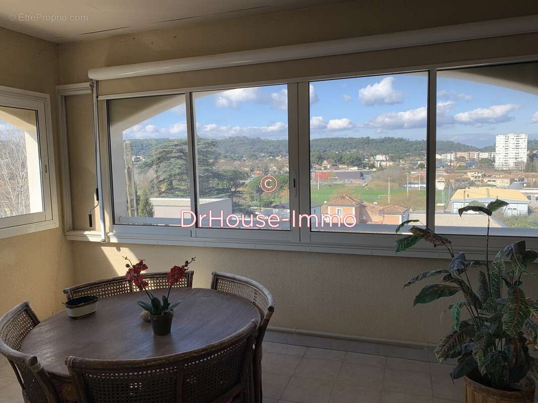 Appartement à BAGNOLS-SUR-CEZE