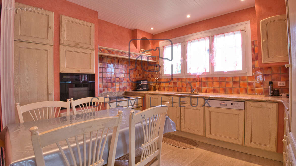 Maison à GUILHERAND-GRANGES