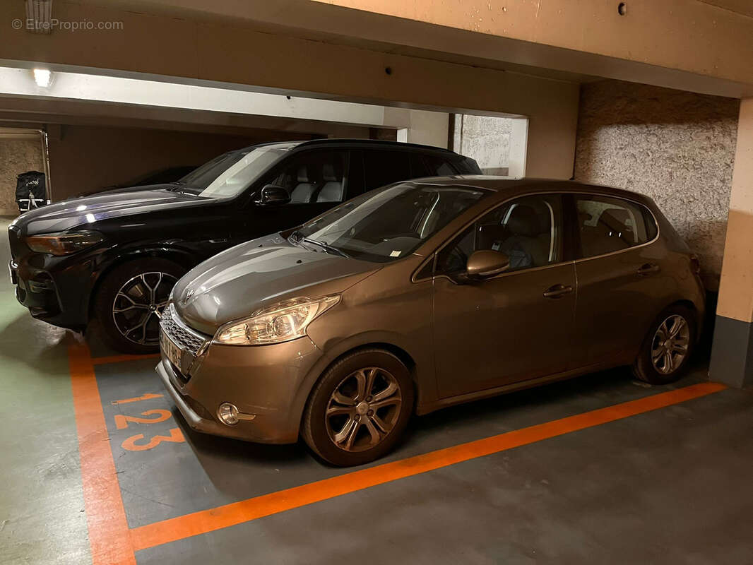 Parking à PARIS-6E
