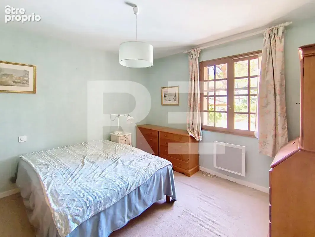 Maison familiale de 125m2 avec piscine sur parcelle arboree - photo 11