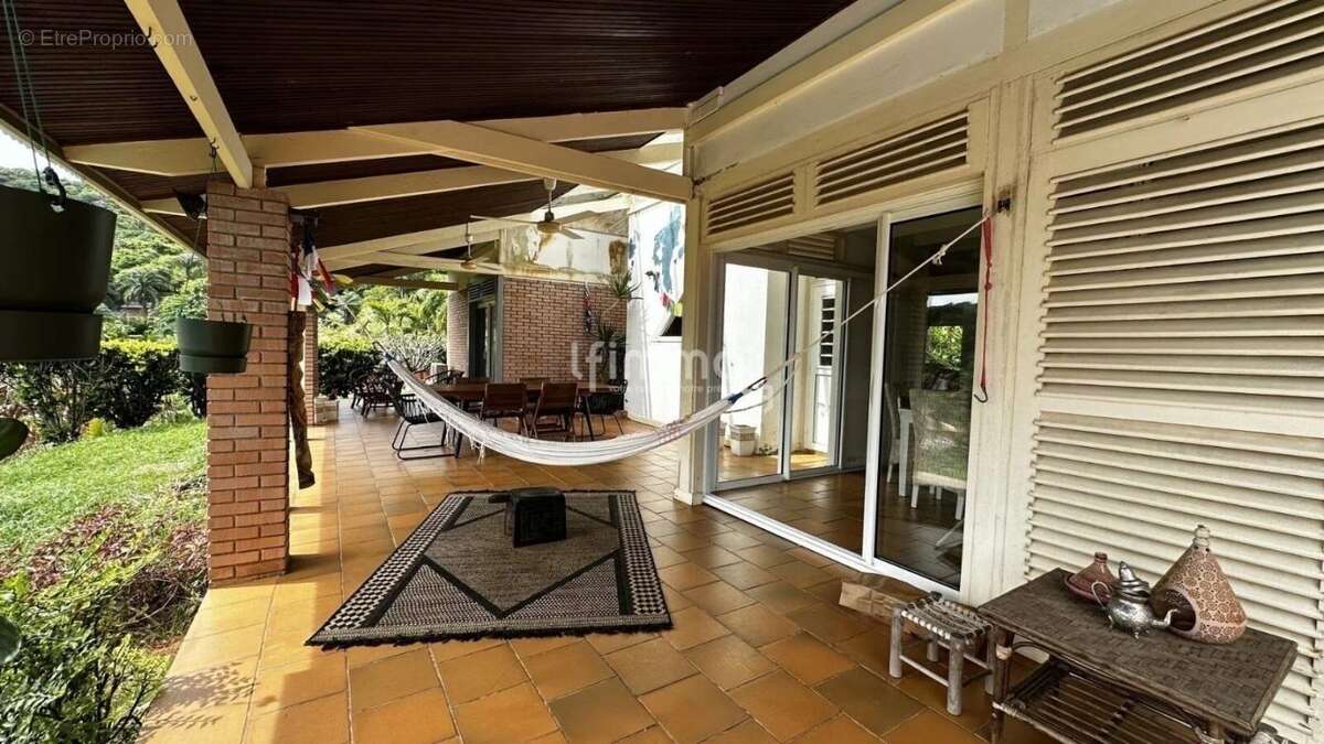 Maison à REMIRE-MONTJOLY