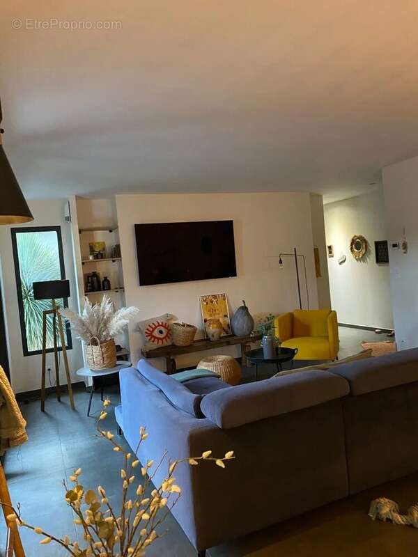 Maison à SAUGNAC-ET-CAMBRAN