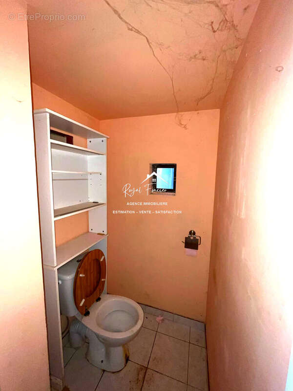 wc - Maison à DESCARTES