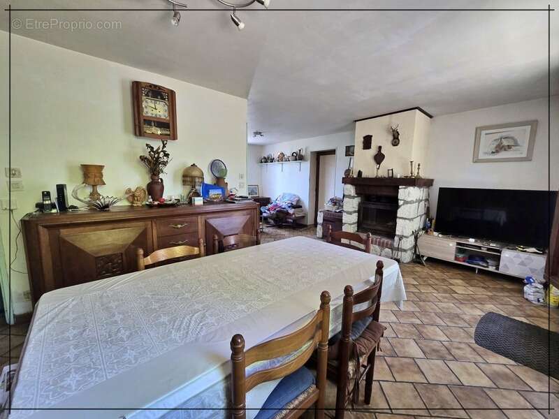 Maison à REAUP-LISSE