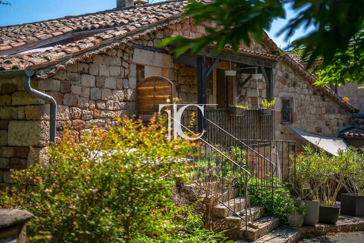 Maison à LABLACHERE