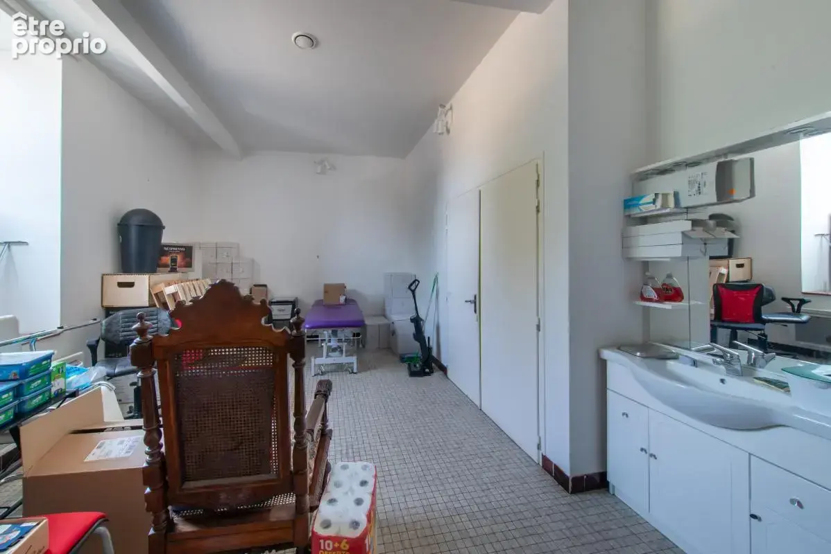 Immeuble loué - 211 m² - Ruffec (16) - photo 4