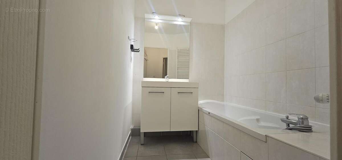 Appartement à DECINES-CHARPIEU