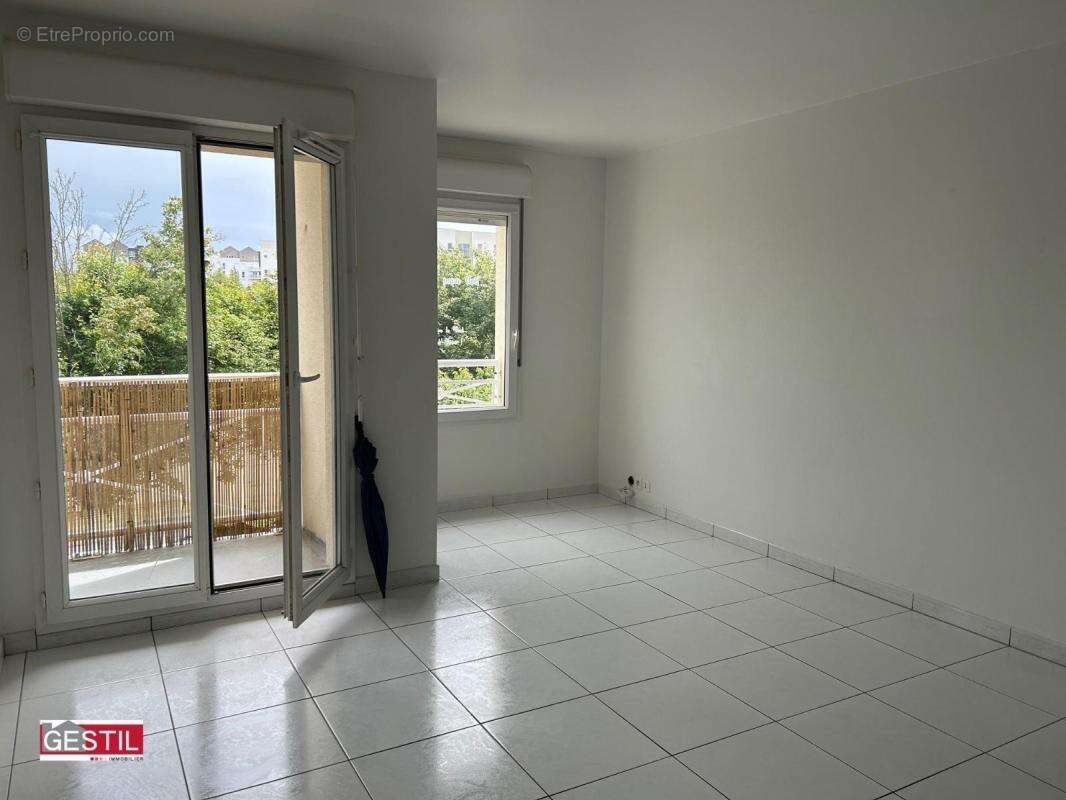 Appartement à JOUY-LE-MOUTIER