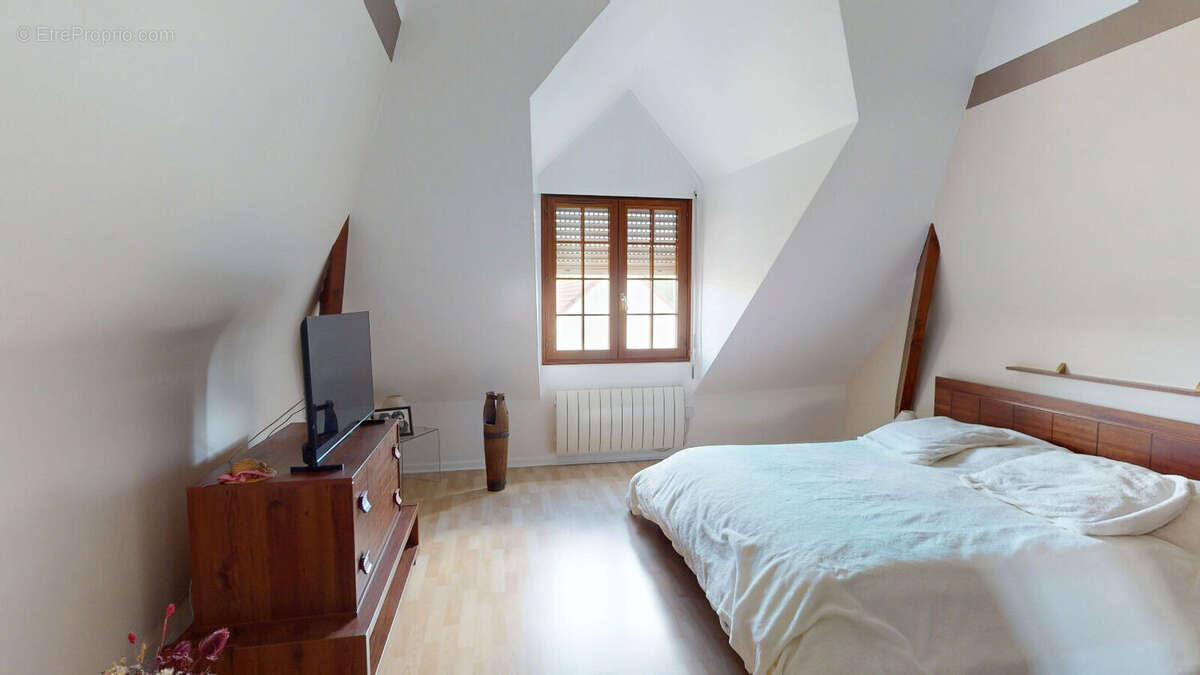 Maison à COUBRON