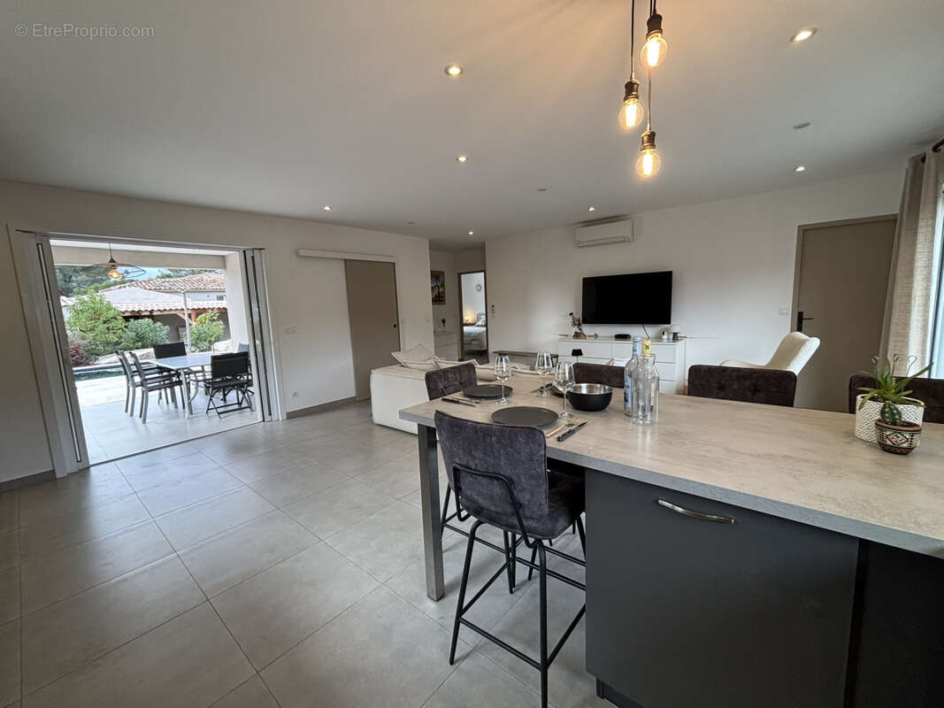 Villa 3 pièces avec piscine sur la route des plages - photo 6