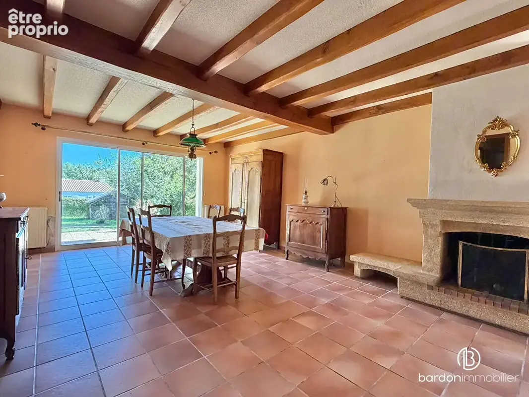 Maison 6 pièces - 140 m² - Centre ville de La Garnache - photo 2