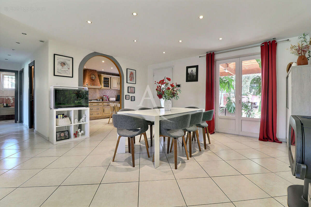 Maison à CASTELGINEST