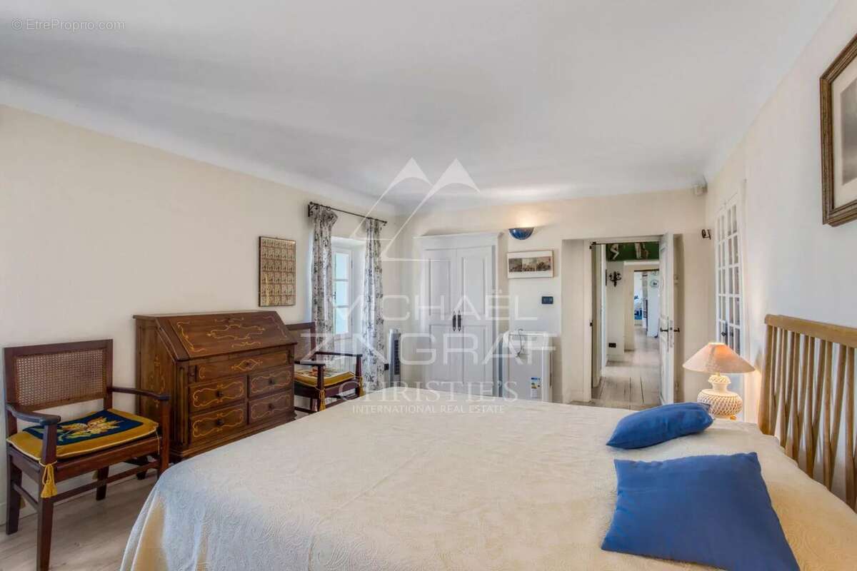 Roquebrune-Cap-Martin – Villa d’exception avec vue panoramique sur la mer - photo 8
