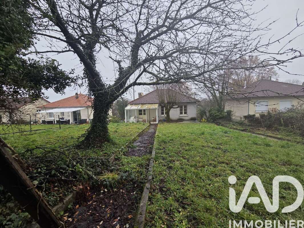 Photo 3 - Maison à PIERRE-BUFFIERE