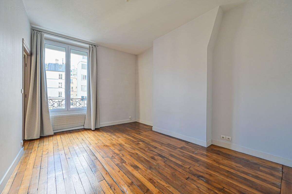 Appartement à PARIS-11E