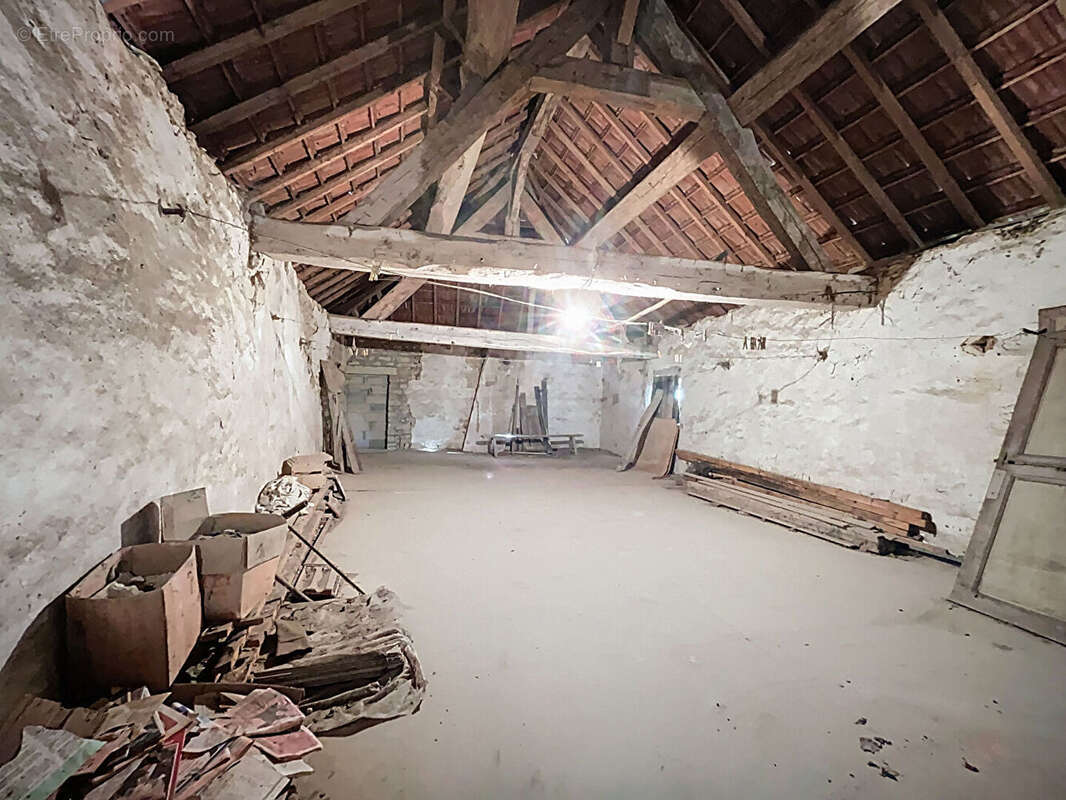 Maison à SAINT-MAURICE-SUR-VINGEANNE