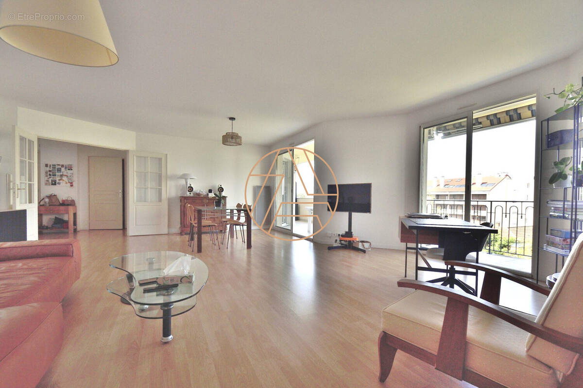 Appartement à SAINT-MAUR-DES-FOSSES