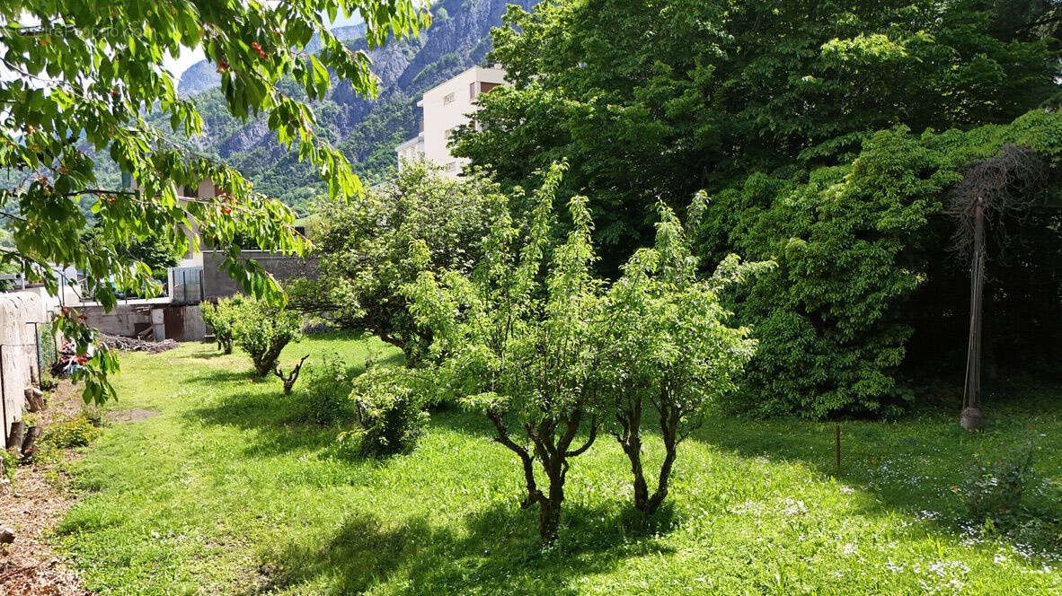 Terrain à SAINT-JEAN-DE-MAURIENNE