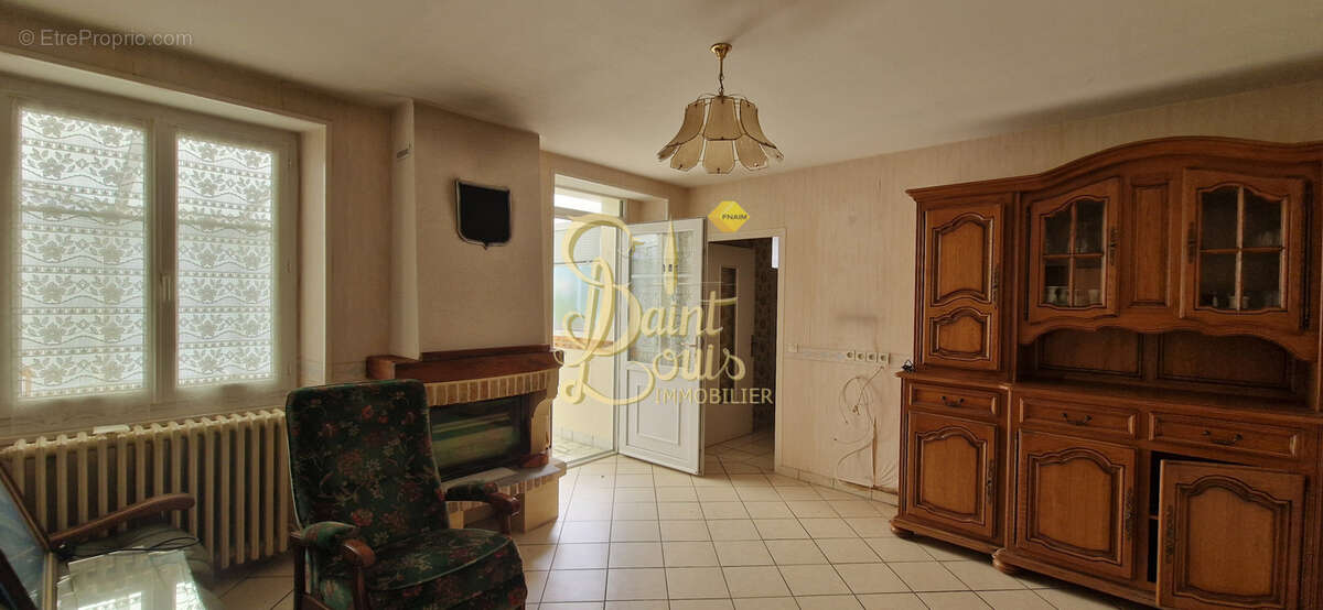 Maison à CHAMPIGNY-SUR-VEUDE