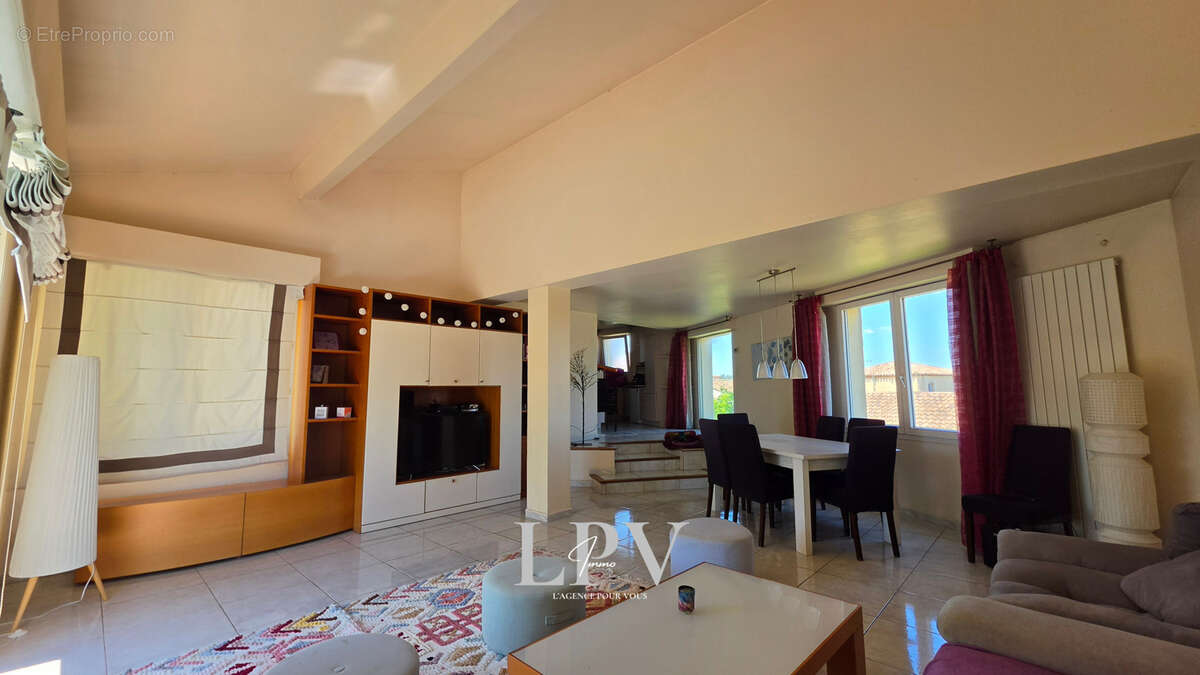 Maison familiale de 184 m2 avec garage, piscine et terrasse plein sud   Lavérune - photo 5