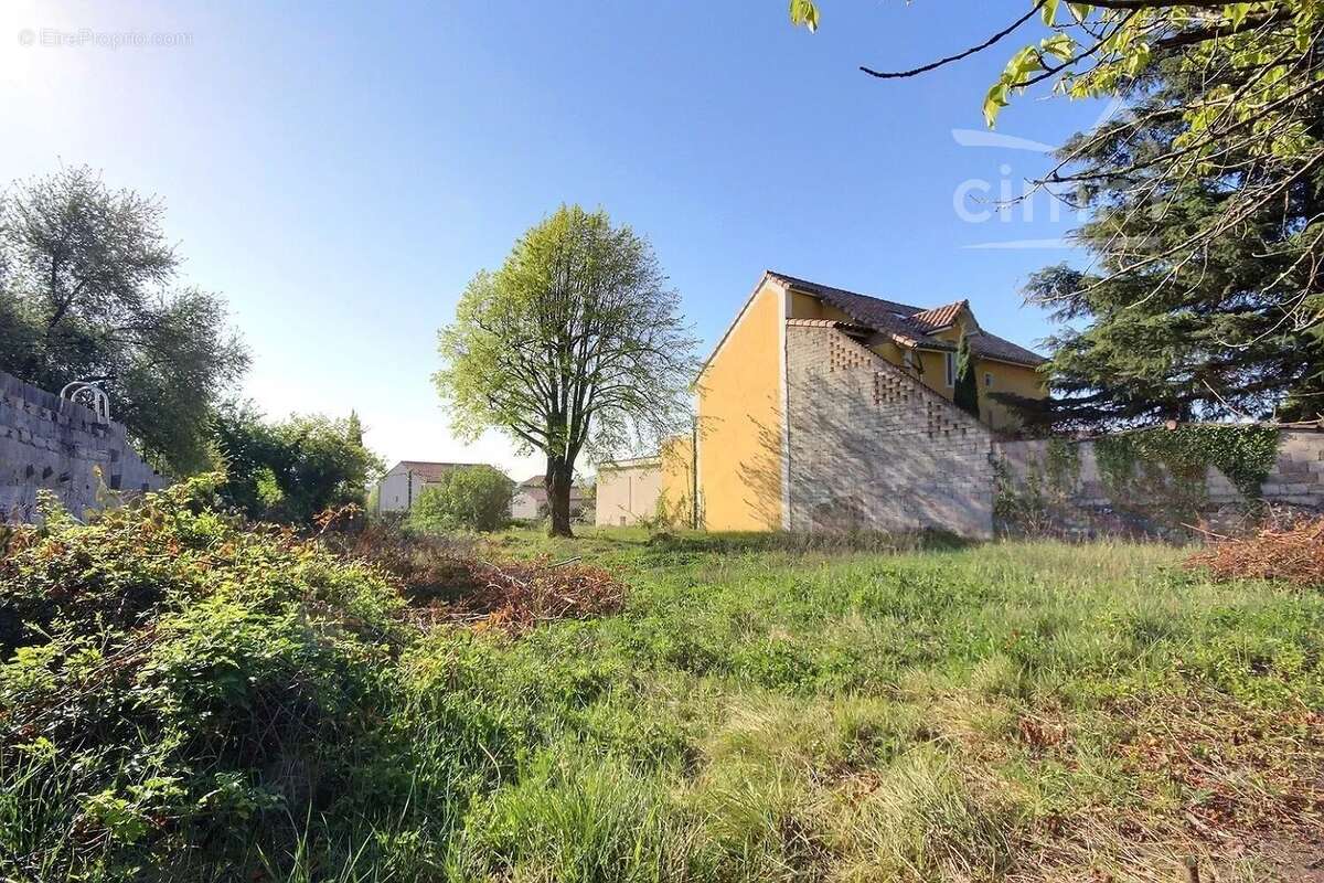 Terrain à LE TEIL