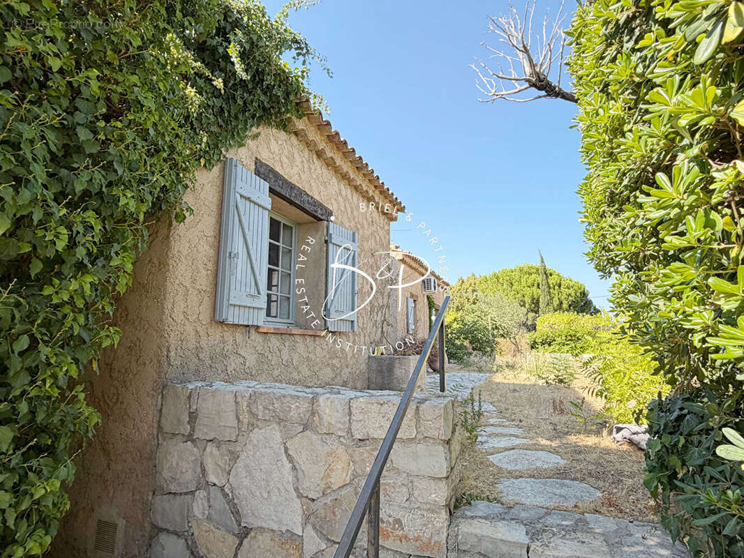 Charmante maison située sur les hauteurs d'un hameau de Lorgues - photo 8