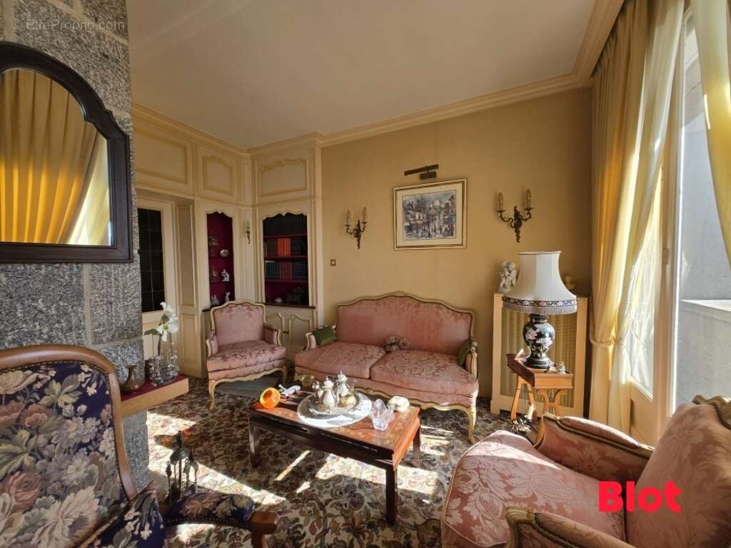 Appartement à FOUGERES