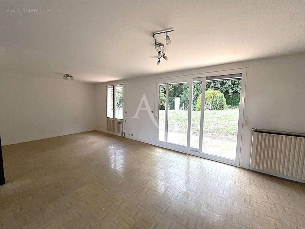 Maison à CHATEAU-RENAULT