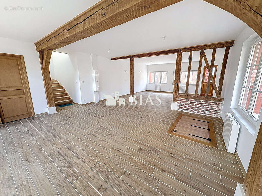 Maison à ETREVILLE