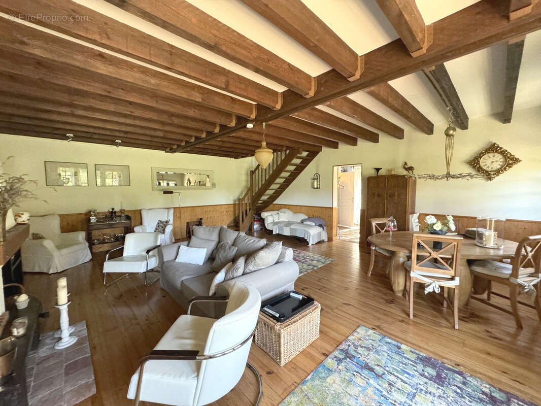 Propriété d'exception au Châtelet : 3,5 ha de nature avec piscine ! - photo 19