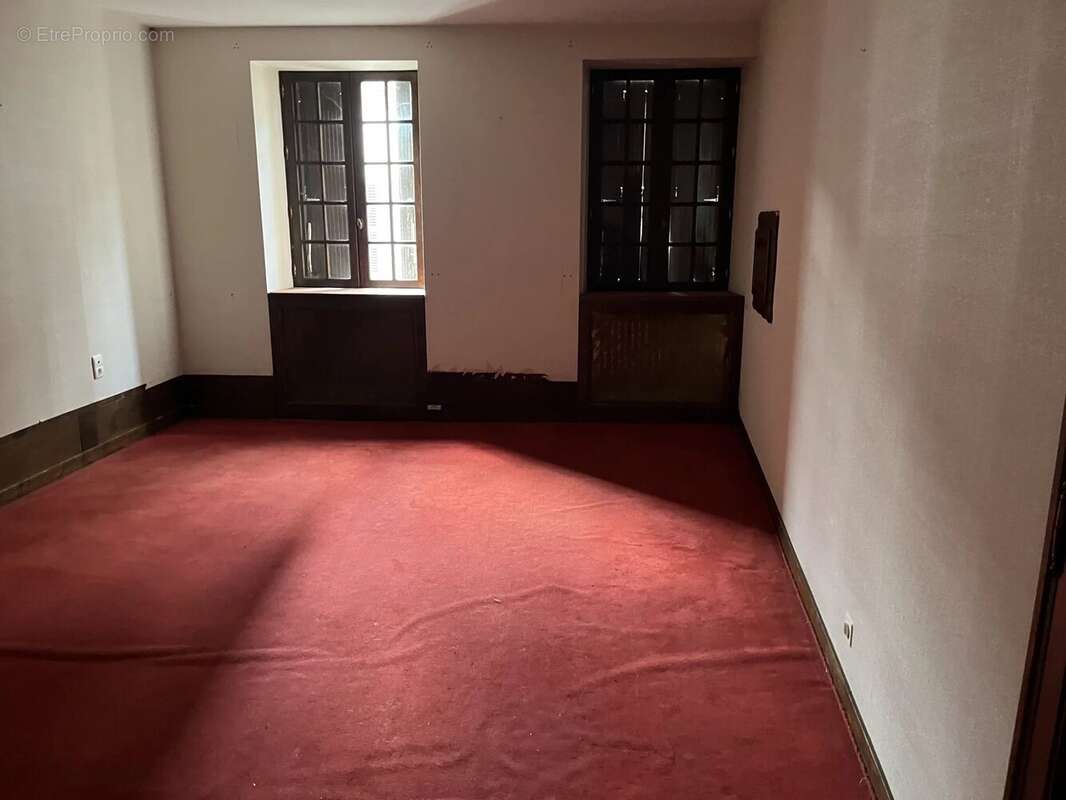 Maison à MAGNAC-LAVAL