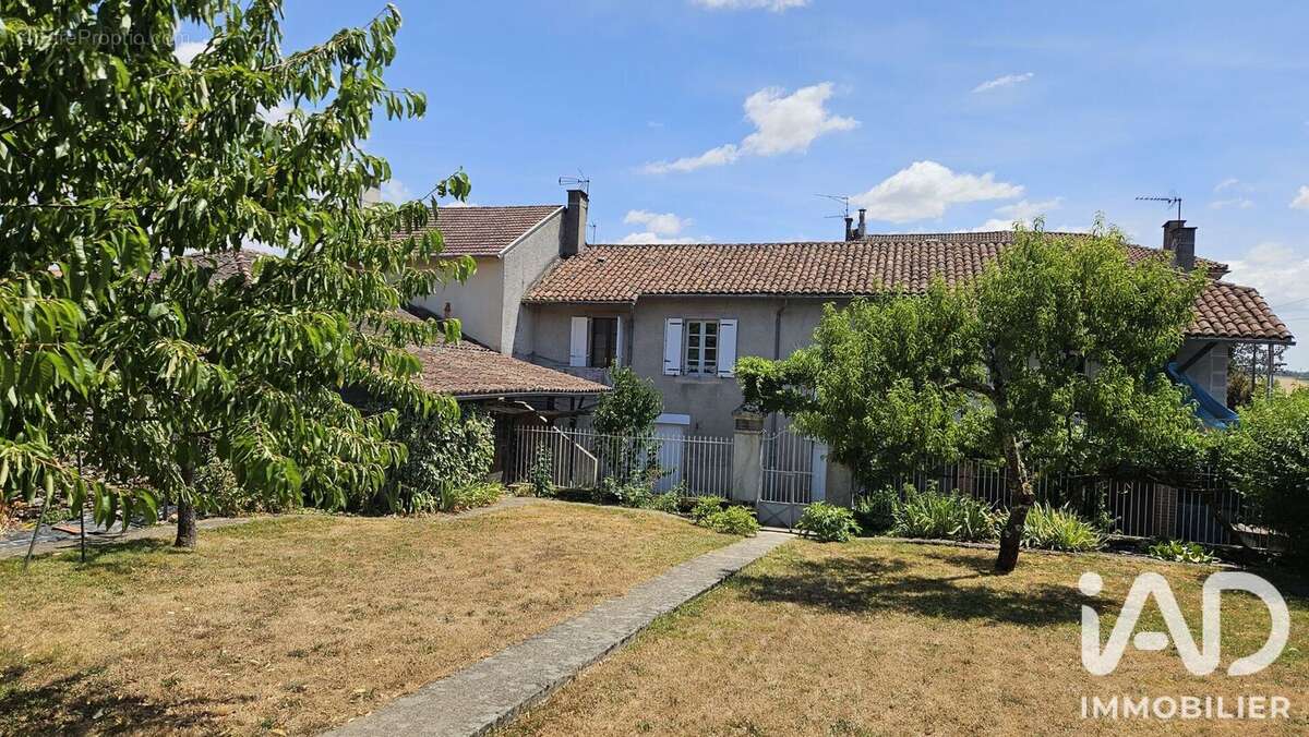 Maison 100 m² à Maurs  - photo 5