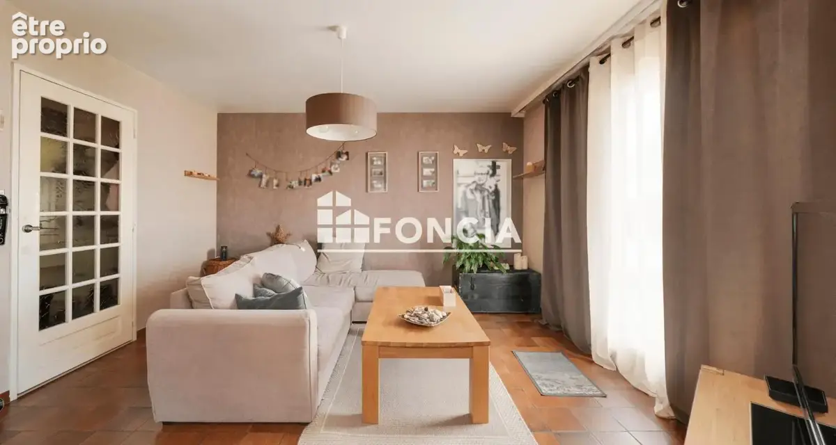 5 pieces - residence - parking - caves - photo 2