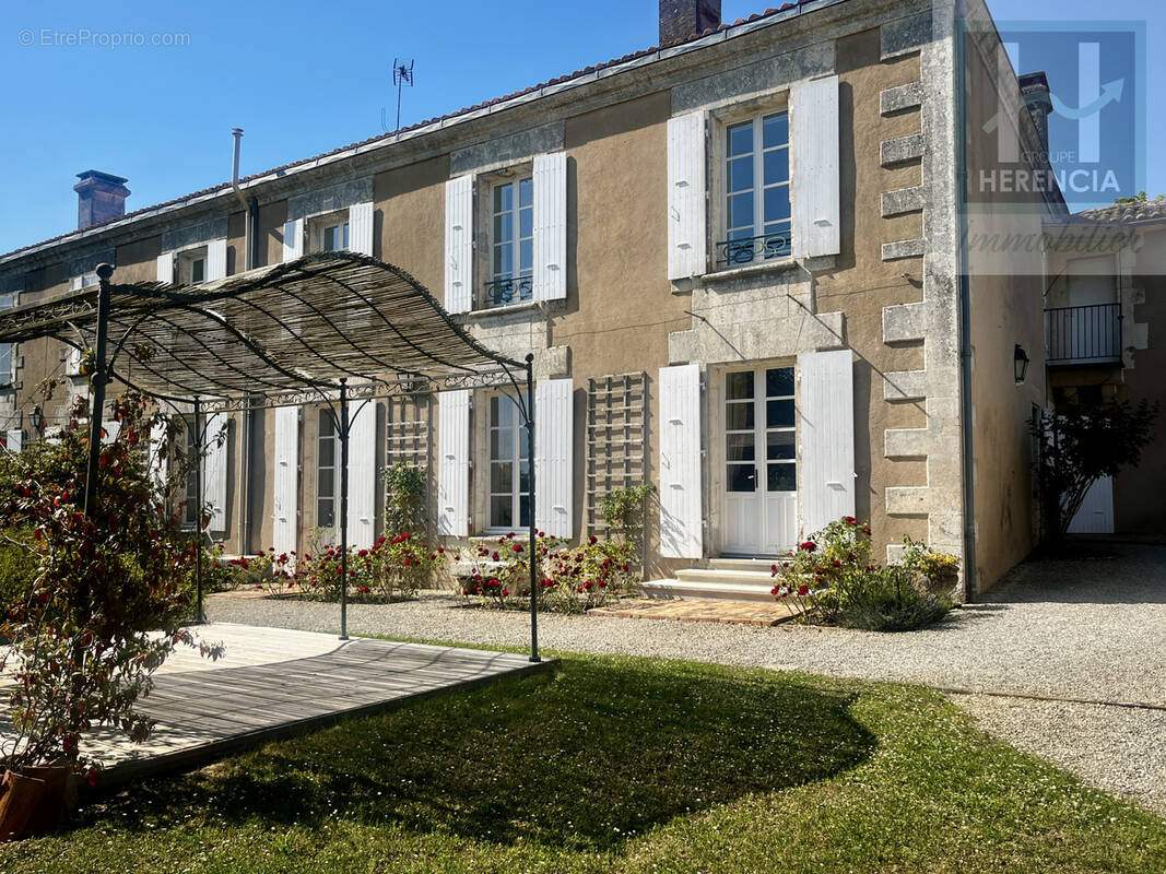 Maison à ANAIS