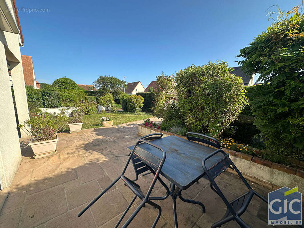 Maison à SAINT-CONTEST