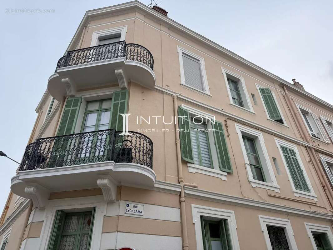Cannes - Saint Nicolas : Ensemble de trois immeubles entiers - photo 2
