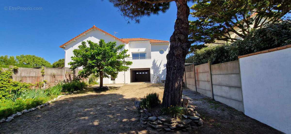 Maison 100 m² à La Plaine-Sur-Mer  - photo 2