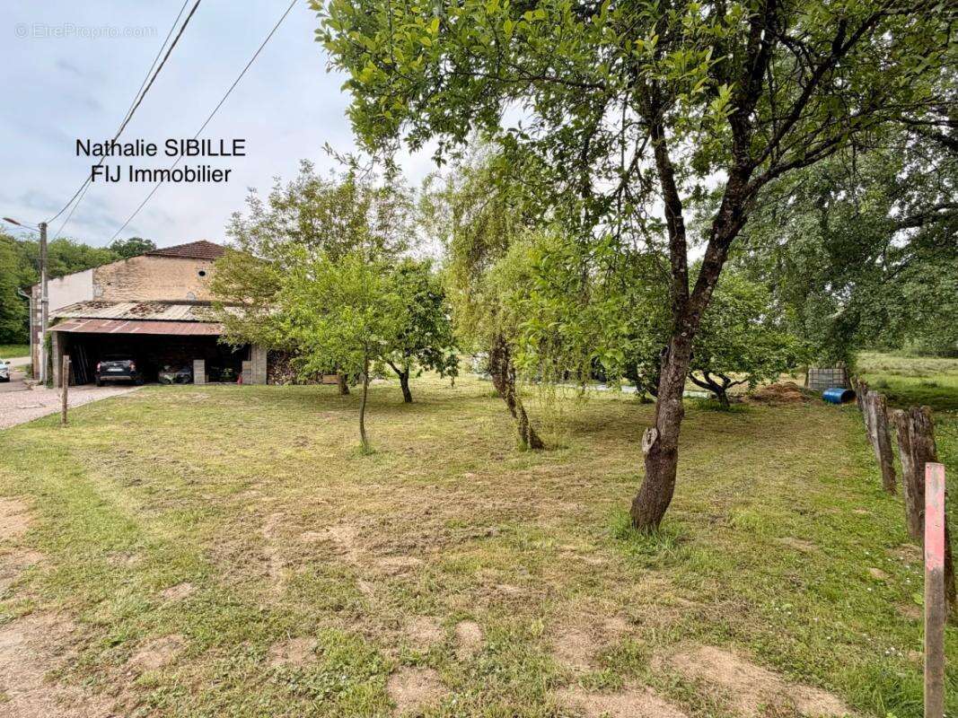 Maison en pierre à la campagne / 106 m² / 96 000 EUR / VOUGECOURT - photo 3