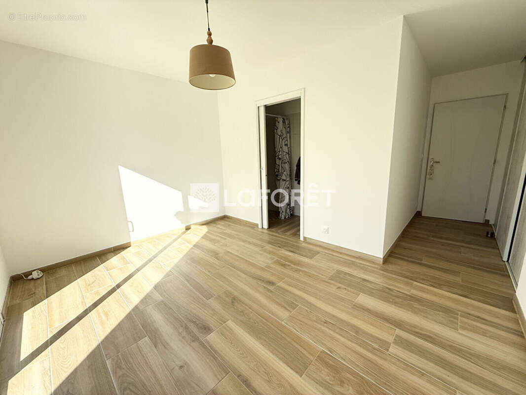 Maison à PUJOLS-SUR-CIRON