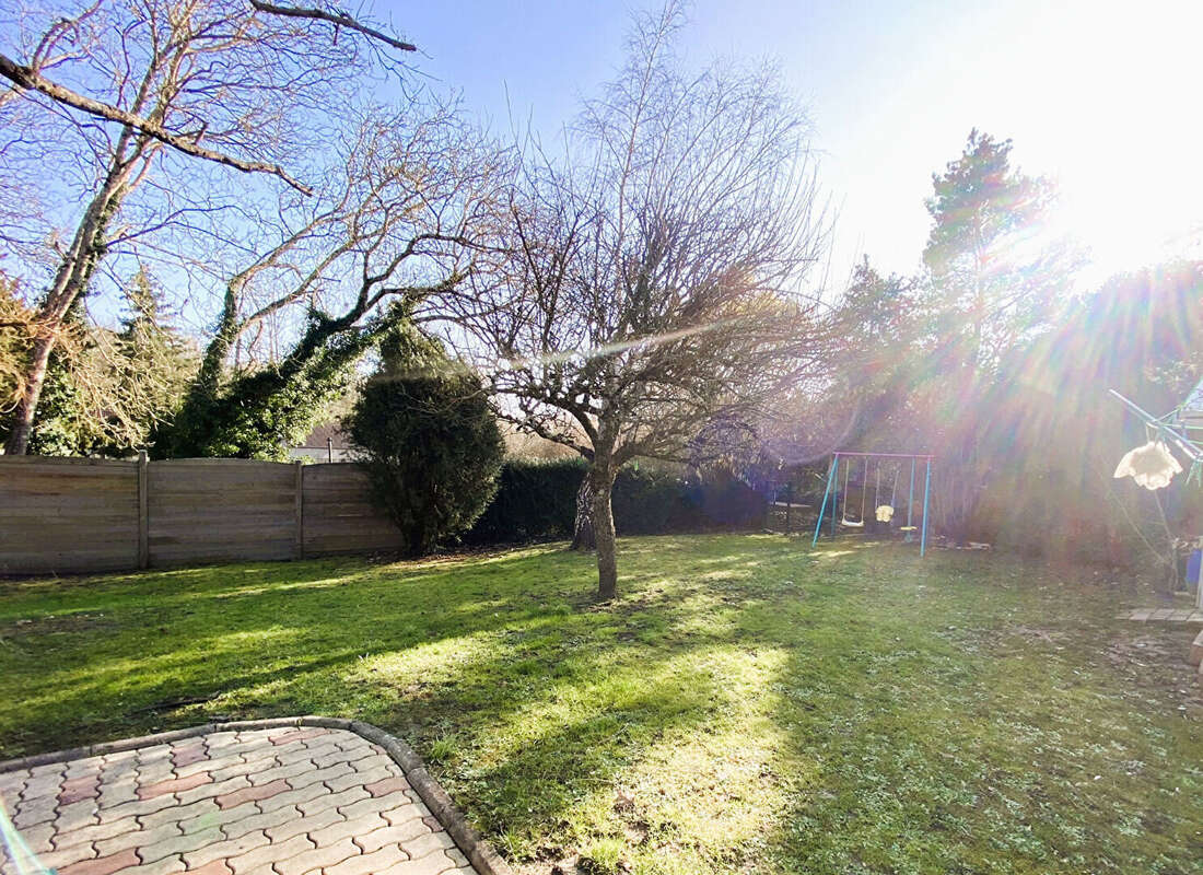 Maison à SAINT-JEAN-DE-BRAYE