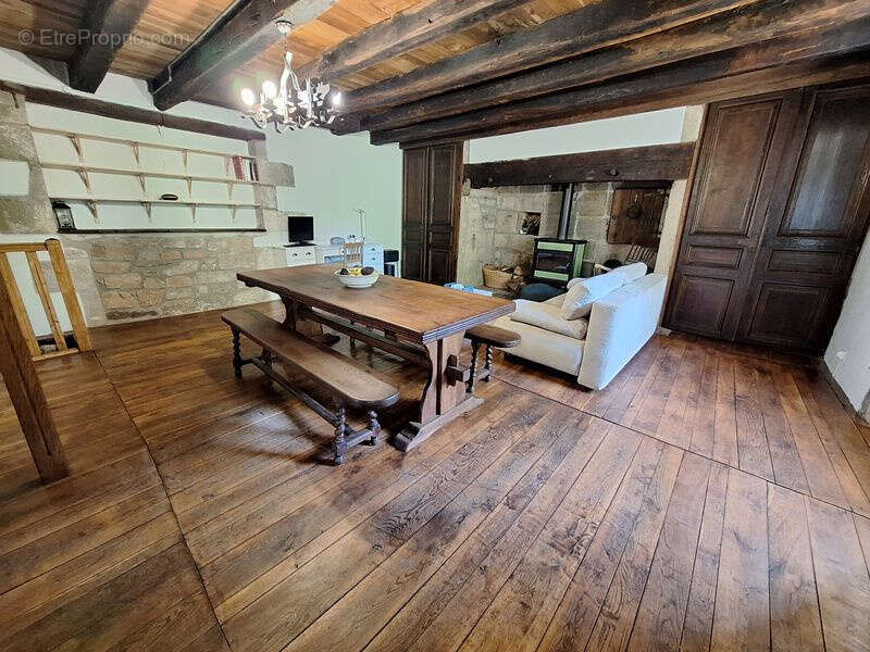 Maison à SOUSCEYRAC