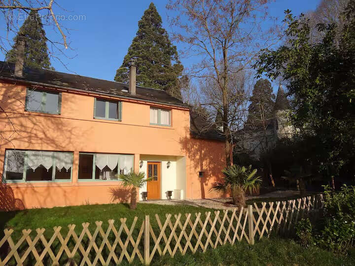 Maison à TOURNON-SAINT-PIERRE