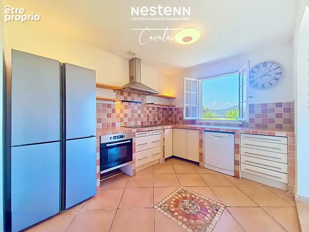 Cogolin - Gassin - Maison 107 m² avec double place de stationnement dans résidence avec piscines et tennis - photo 5