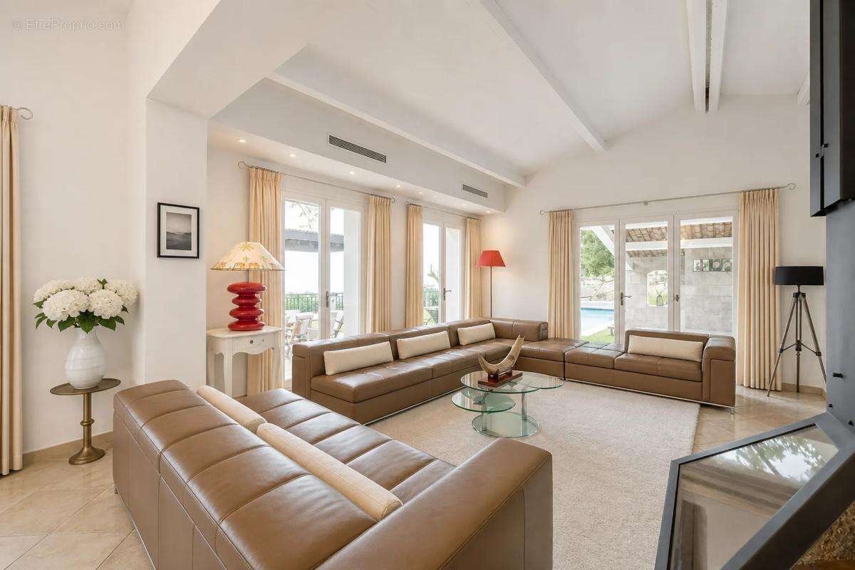 Maison de 6 pièces de 256 m² à Le Bar-sur-Loup - photo 55