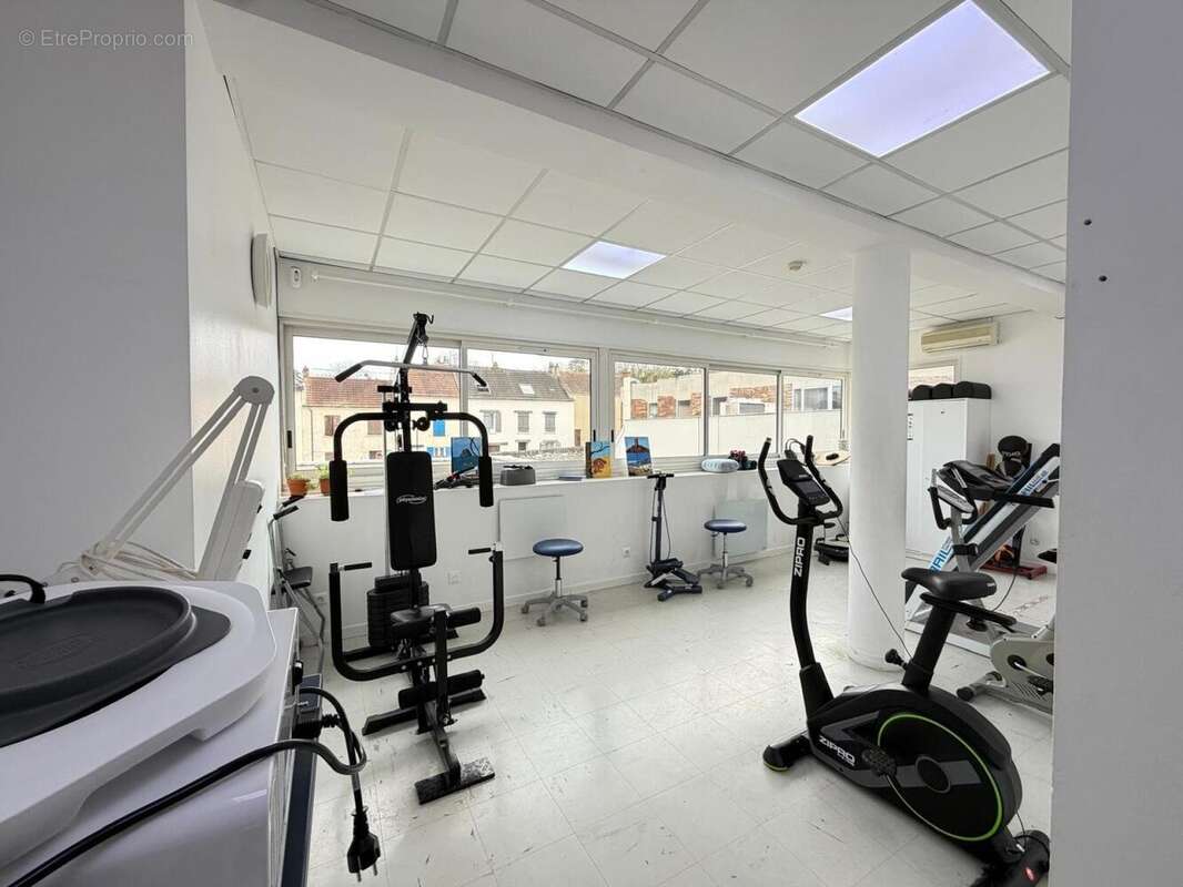 Photo 3 - Commerce à RIS-ORANGIS