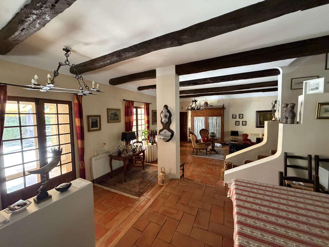 Maison à REGUSSE