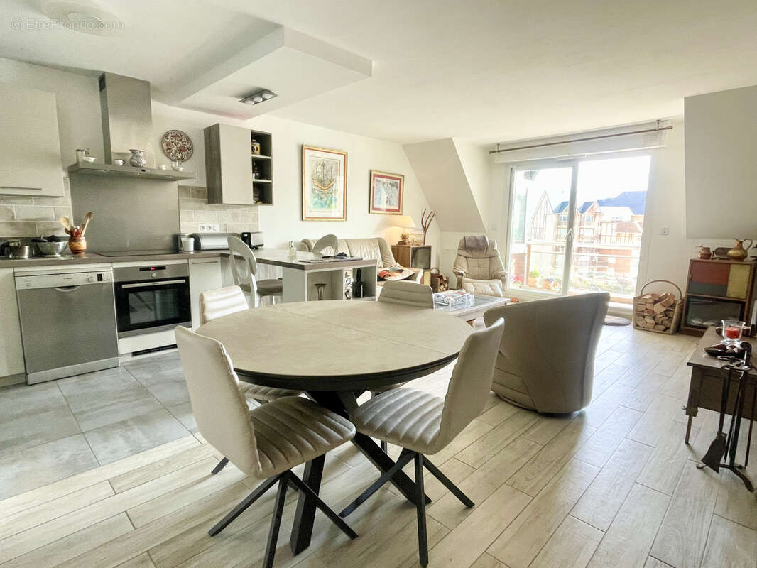 Appartement à DIVES-SUR-MER