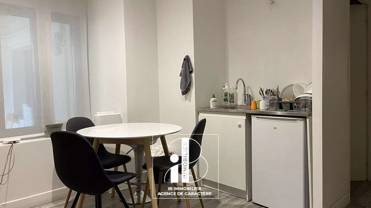 Commerce à FONTAINEBLEAU